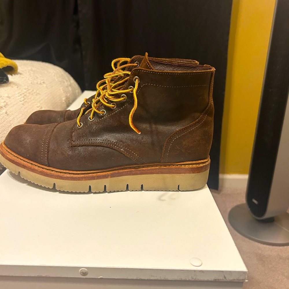 ALLEN EDMONDS PARK CITY WEATHERPROOF BOOTS 9.5 D
